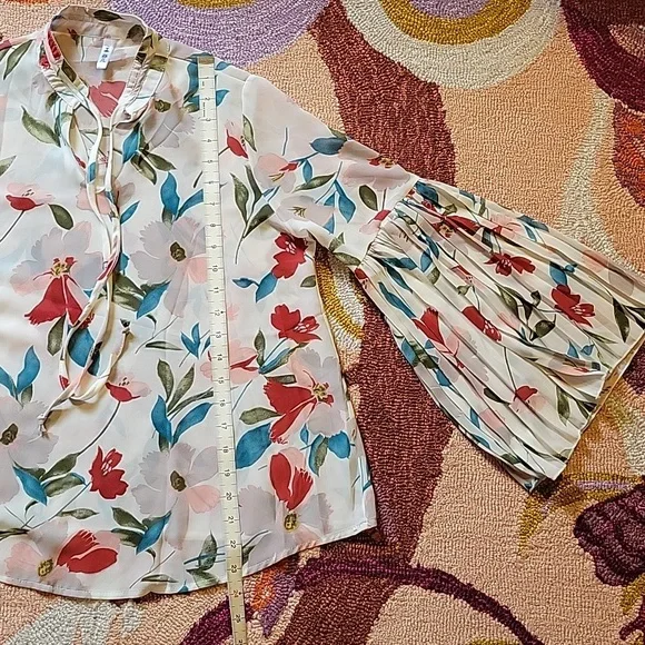 Sheer Floral Print Blouse - Picture 11 of 13